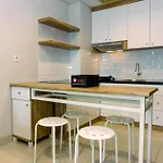 Nice And Elegant 2Br Apartment At Springhill Terrace Residence By Travelio